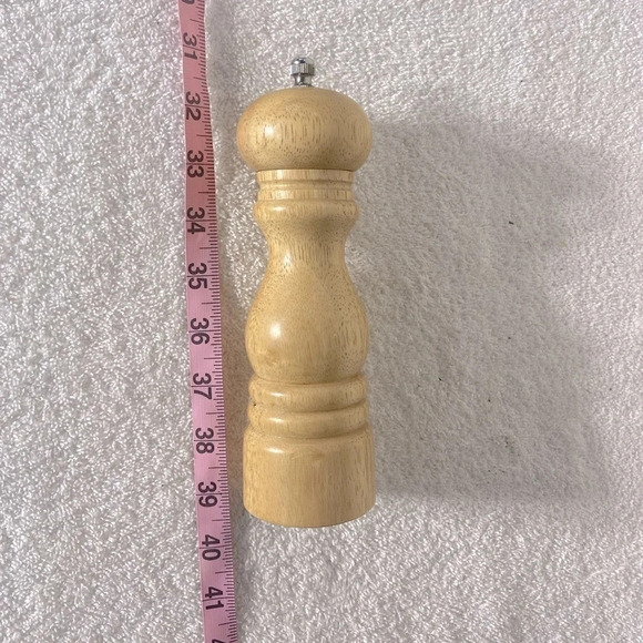 Vintage Wooden  Pepper Mill Pepper Grinder - Picture 8 of 9